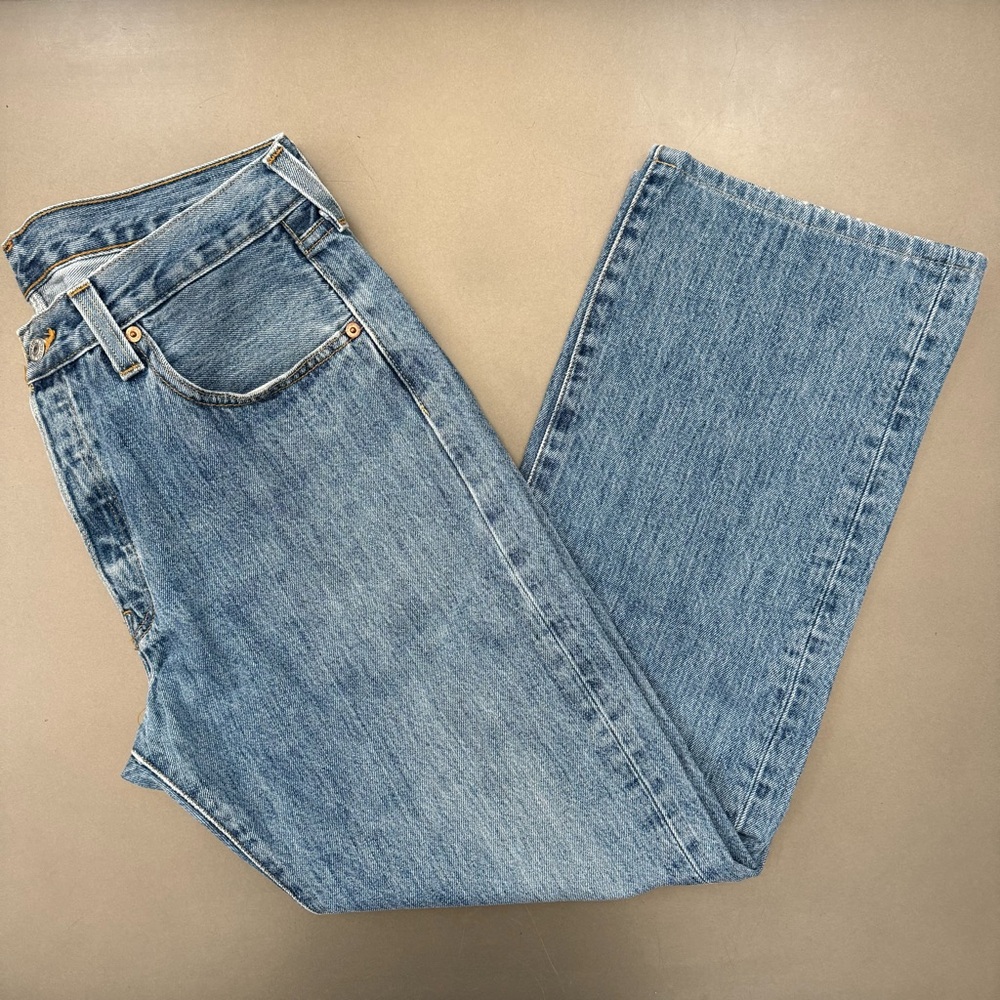 Levi's 501 Men’s Blue Straight Jeans with Vintage-Inspired Wash - Size 34 - Picture 4 of 4